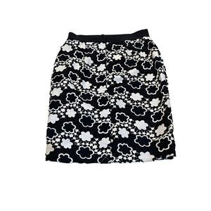 Ann Taylor NWT Black & White Eyelet Lace Pencil Skirt  Size 2